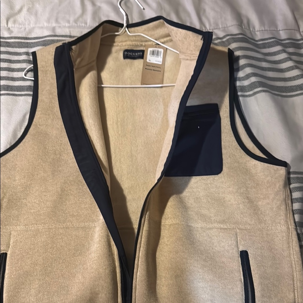 Dockers Tan and Navy Men's Vest